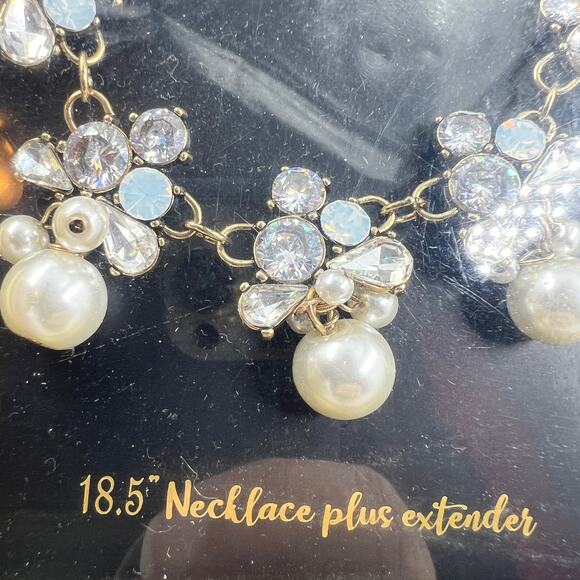 Cubic Zirconia Necklace and Earring Set Faux Pearls Antique Gold Tone New in Box - Picture 2 of 5